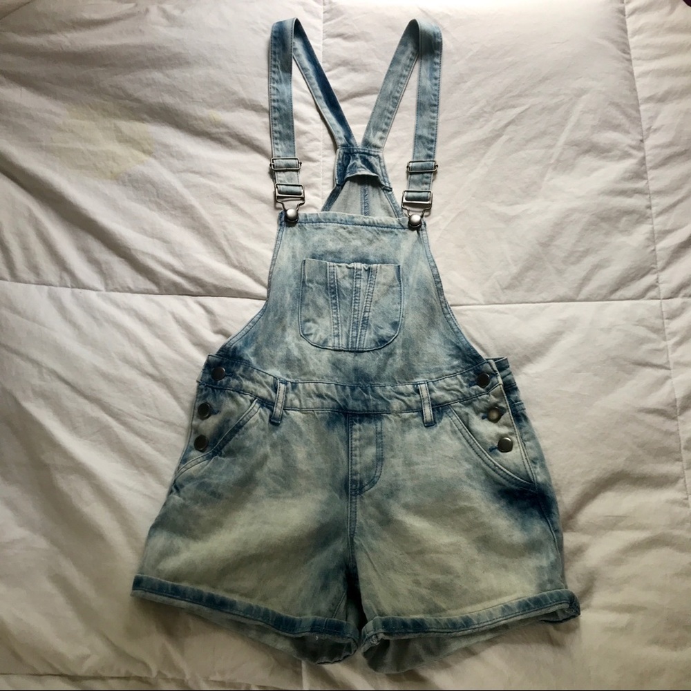 NWOT Forever 21 Overall Shorts